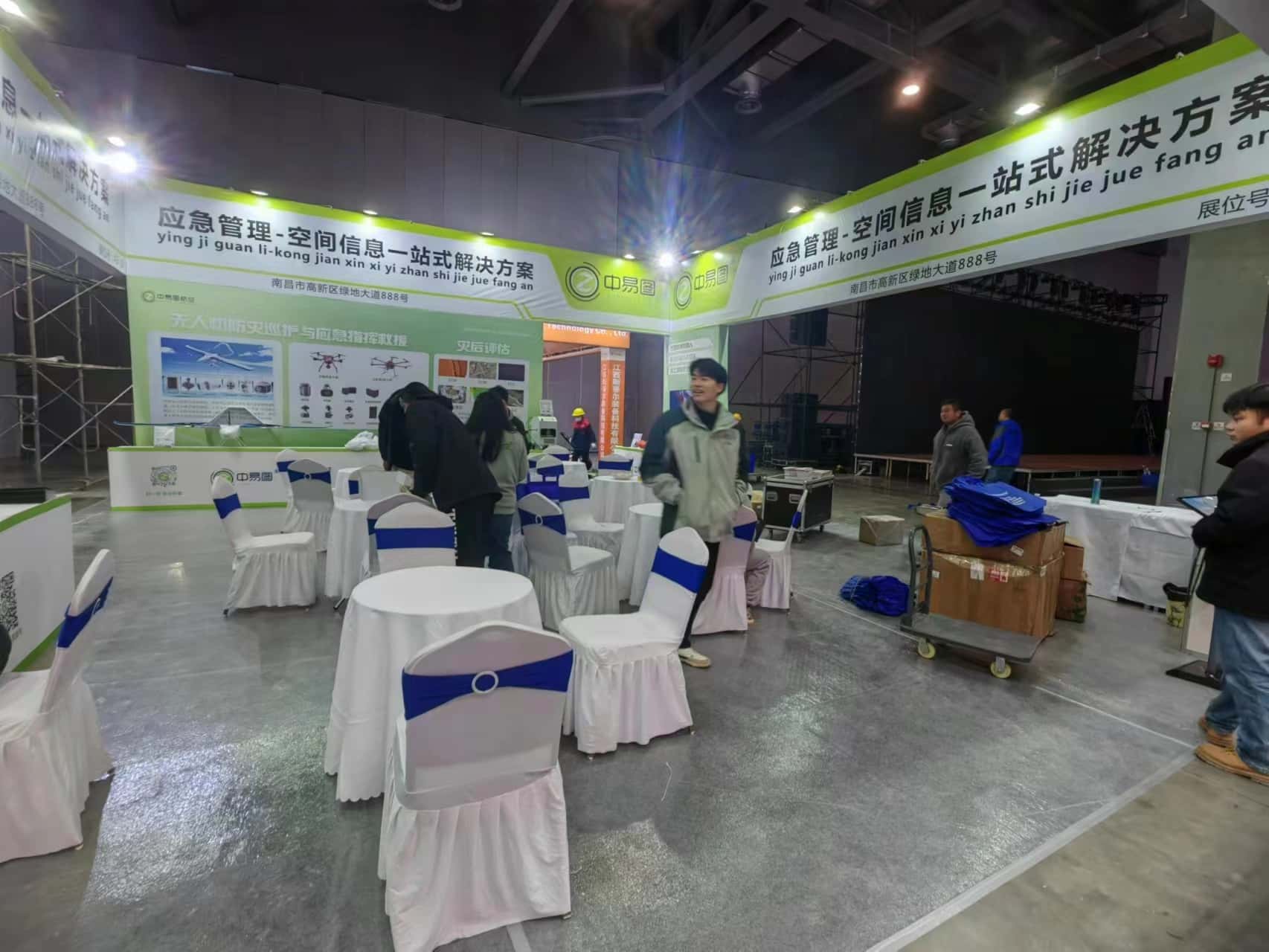 如何通過英國展位設(shè)計搭建提升觀眾的參與度與互動性？(圖1)